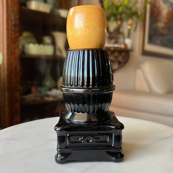 Vintage 1970 Avon Pot Belly Stove Bravo After Shave Black Glass Decanter Bottle - Picture 5 of 9